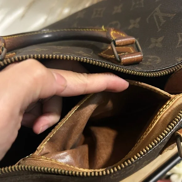 Louis Vuitton Brown Monogram speedy Travel Bag - Picture 9 of 11